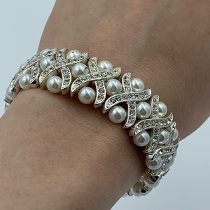 Elastic Pearl Bracelet